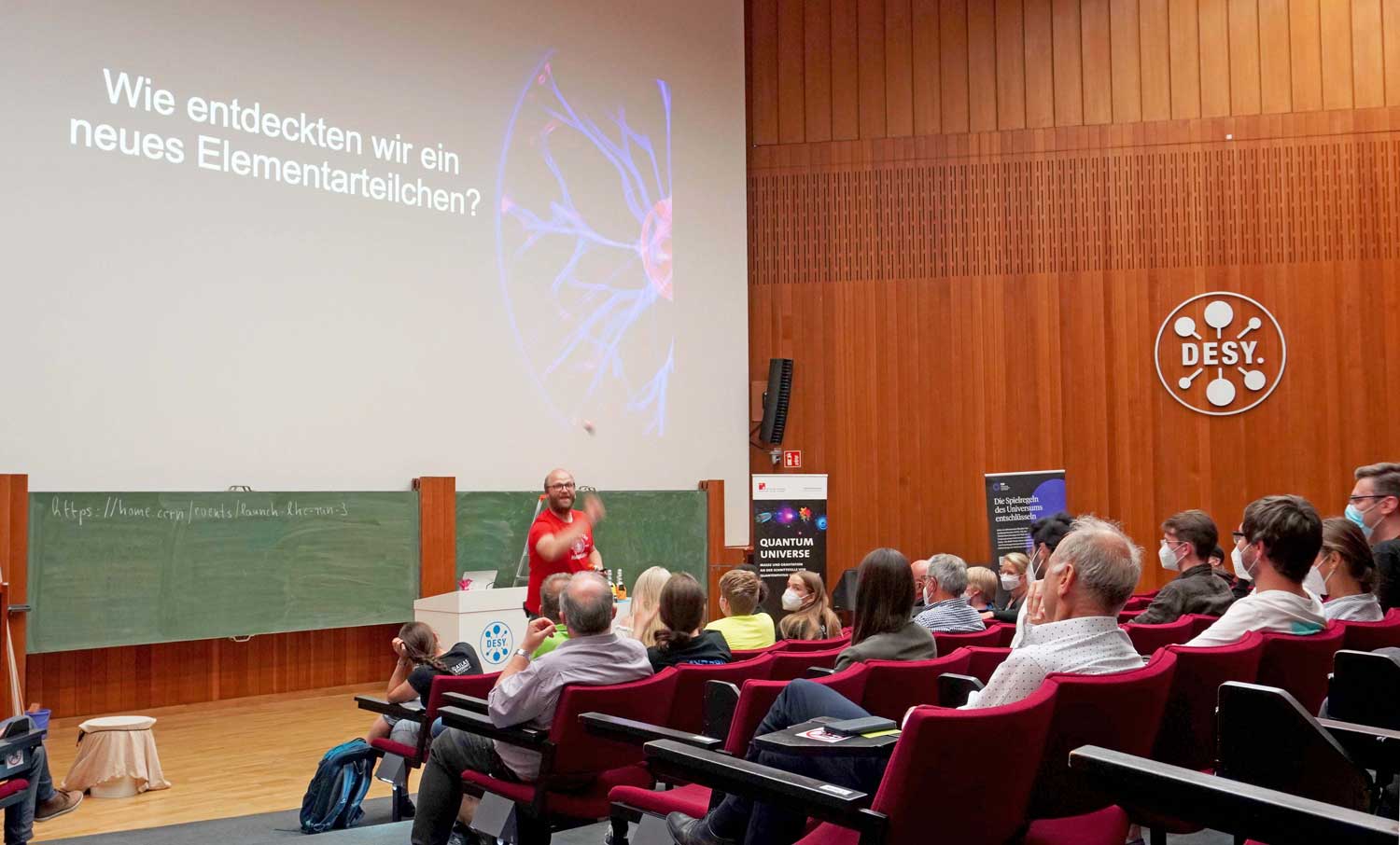 Vortrag von Marc Wenskat auf der Hamburger Higgs10-Veranstaltung.